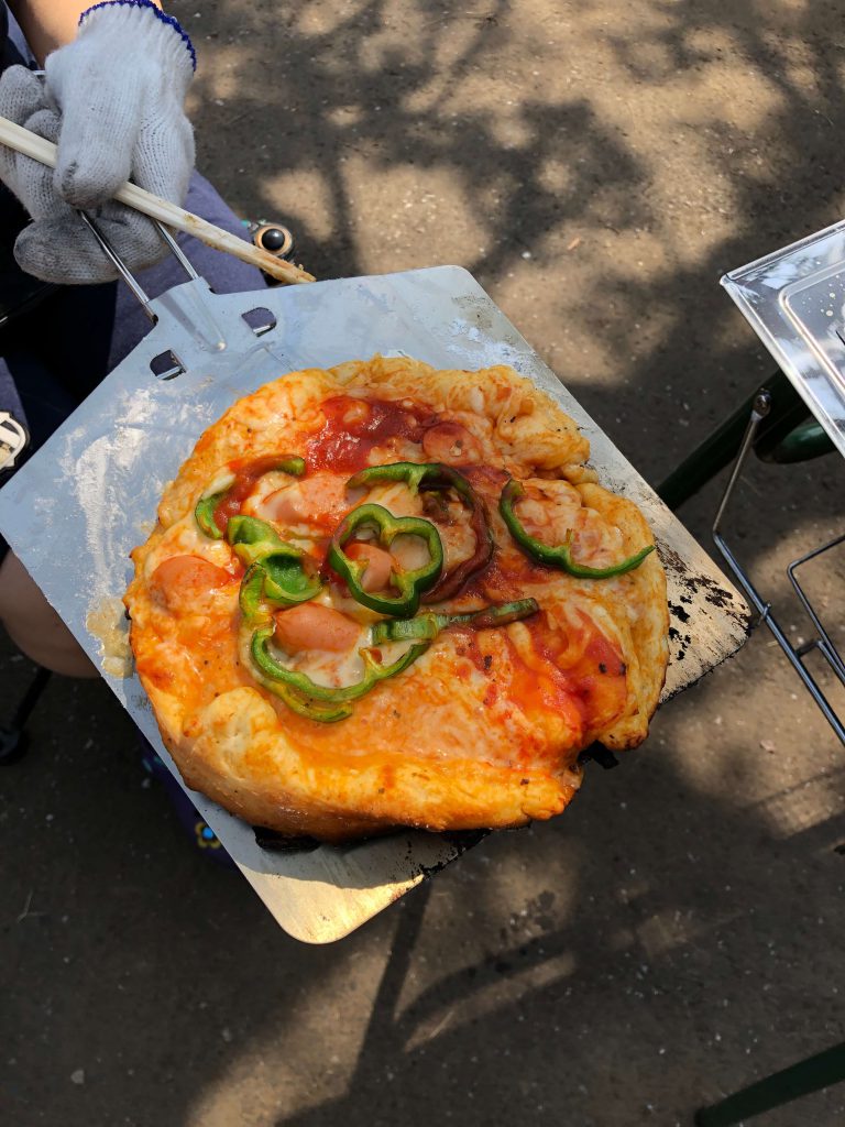 コンパクトピザオーブンで作ったピザ
